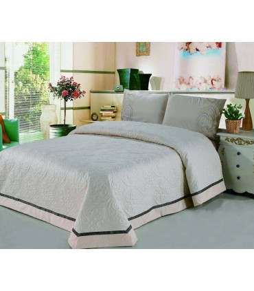 Quilted bedspread with pillowcases, 3 units BV C 0025