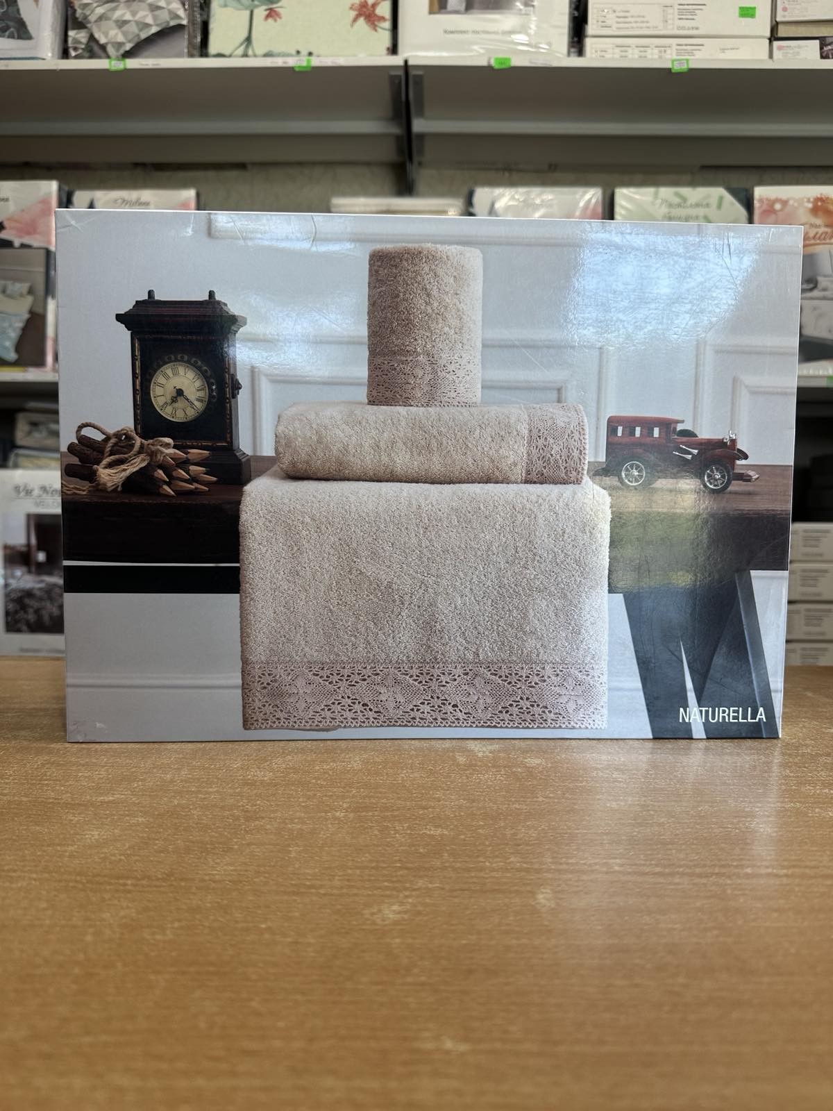 Main image of the Maison D'or Naturela towel set.