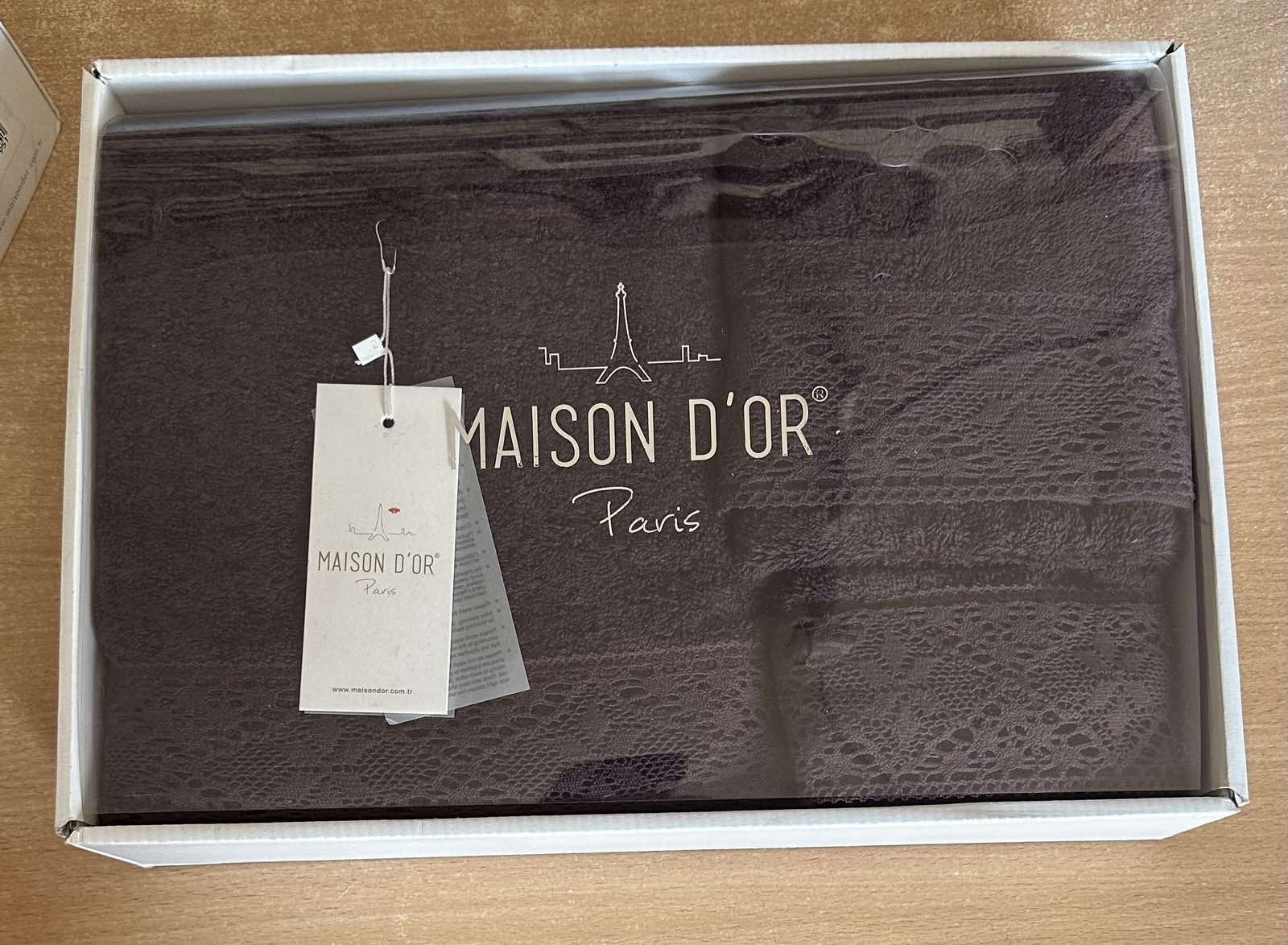 Packaging of the Maison D'or Naturela towel set.