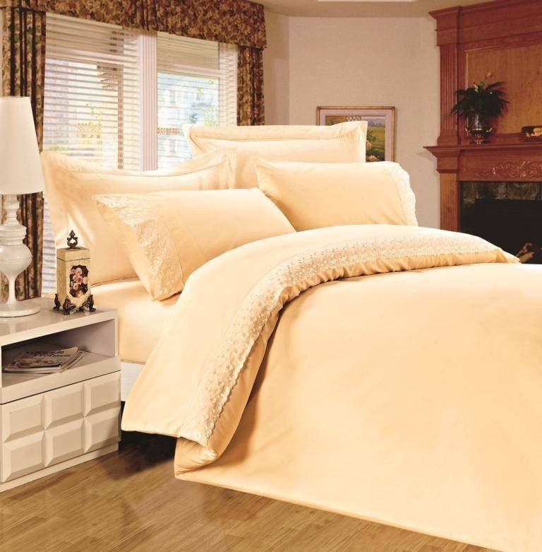 Sateen bedding set with lace, TF B 0003